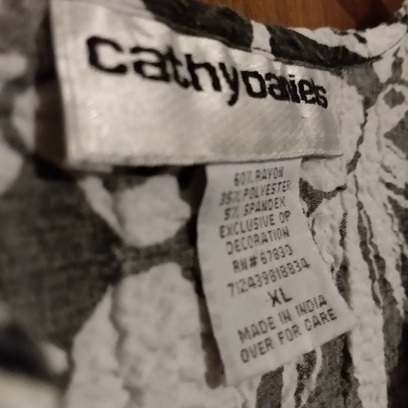 Cathy Daniels Women's Wear - Picture 3 of 3